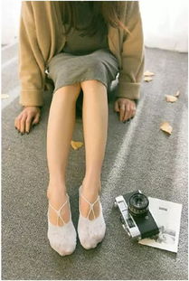 覺得露出襪子顯土掉渣 這樣露出襪子既時尚,又能吸睛百分百